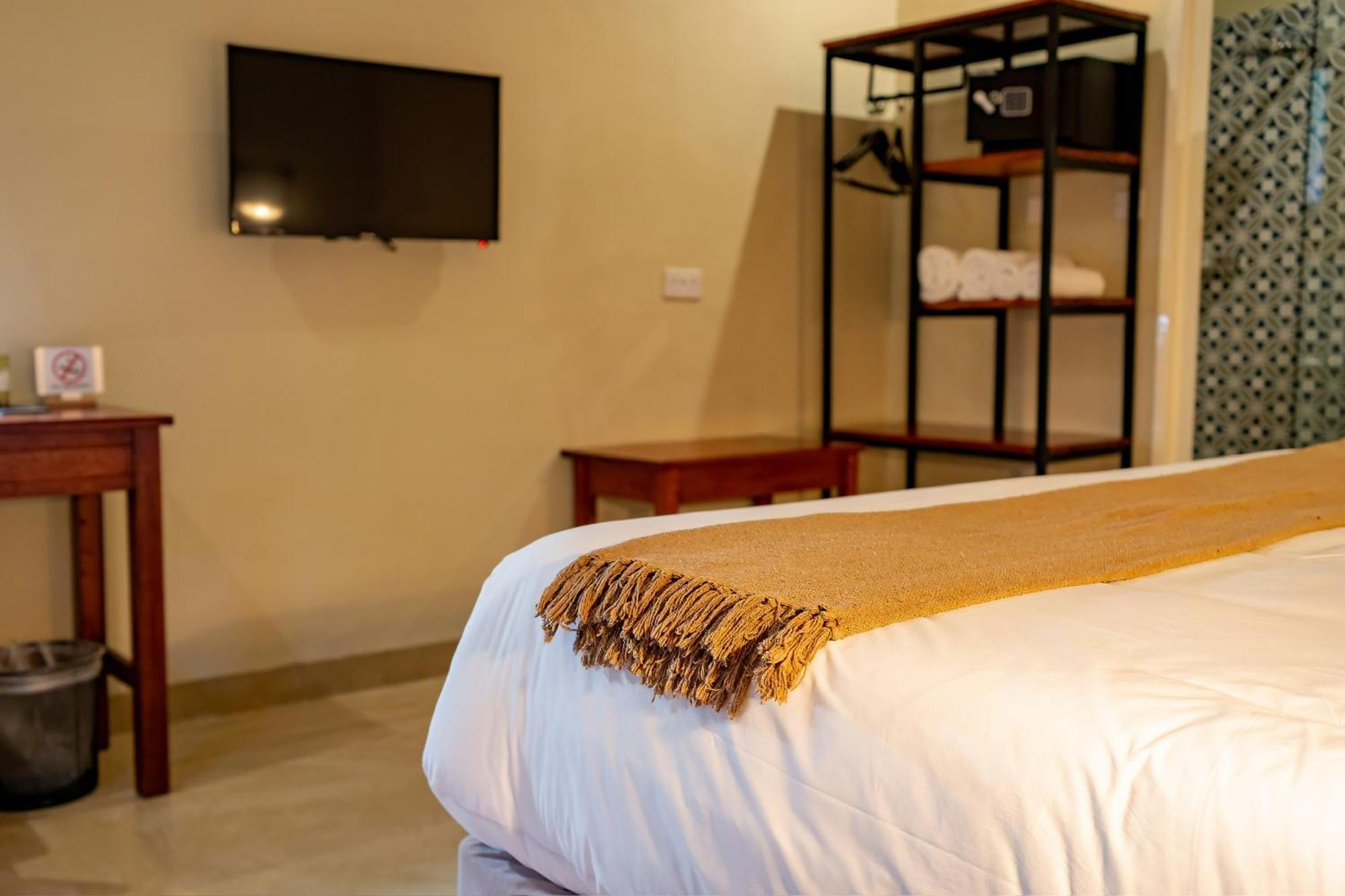 The Shrub Lodge Victoria Falls